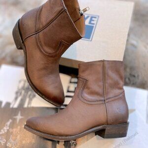 Frye Billy Inside Zip